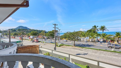 Vista da sacada do apartamento.
