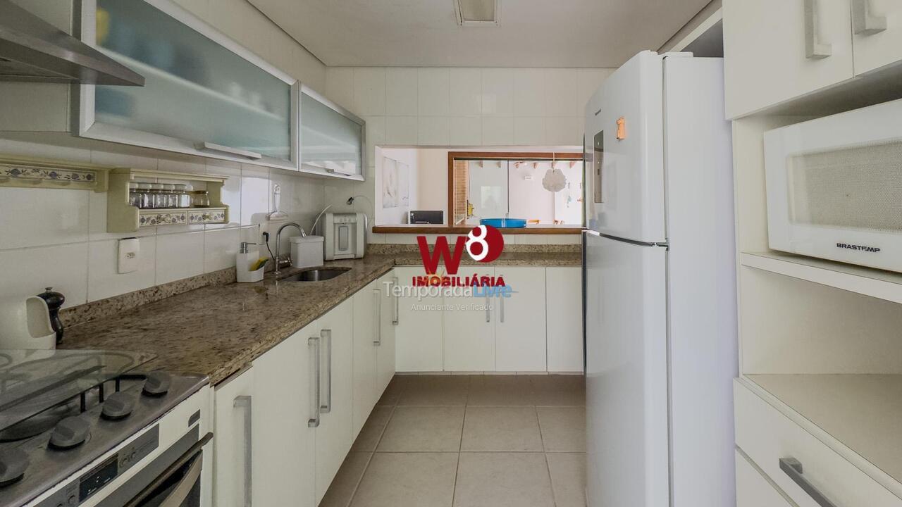Casa para alquiler de vacaciones em São Sebastião (Barra do Sahy)