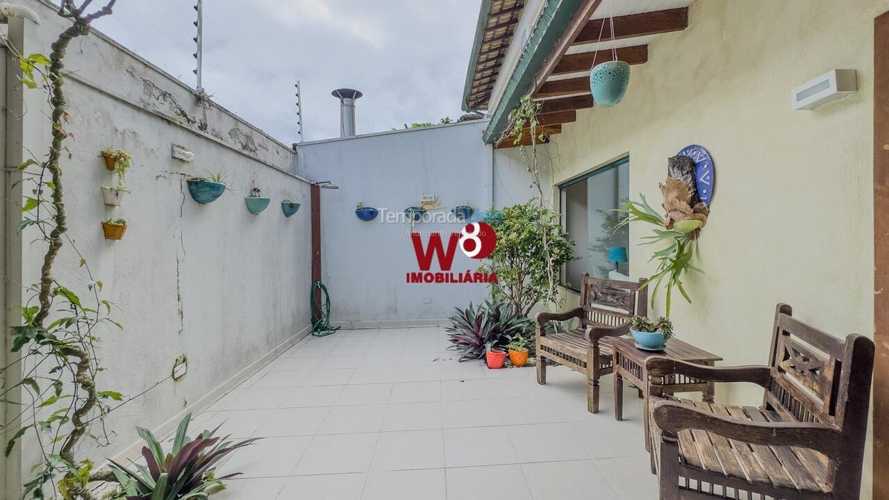 Casa para alquiler de vacaciones em São Sebastião (Barra do Sahy)