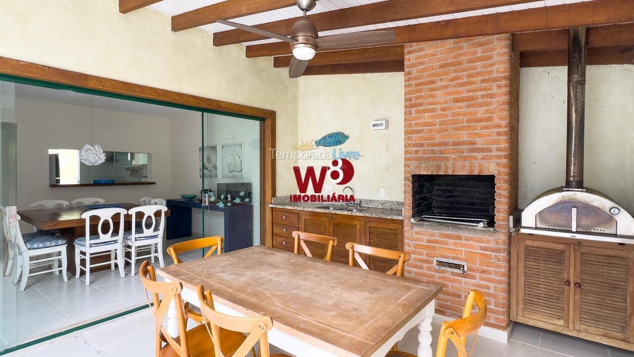 Casa para alquiler de vacaciones em São Sebastião (Barra do Sahy)
