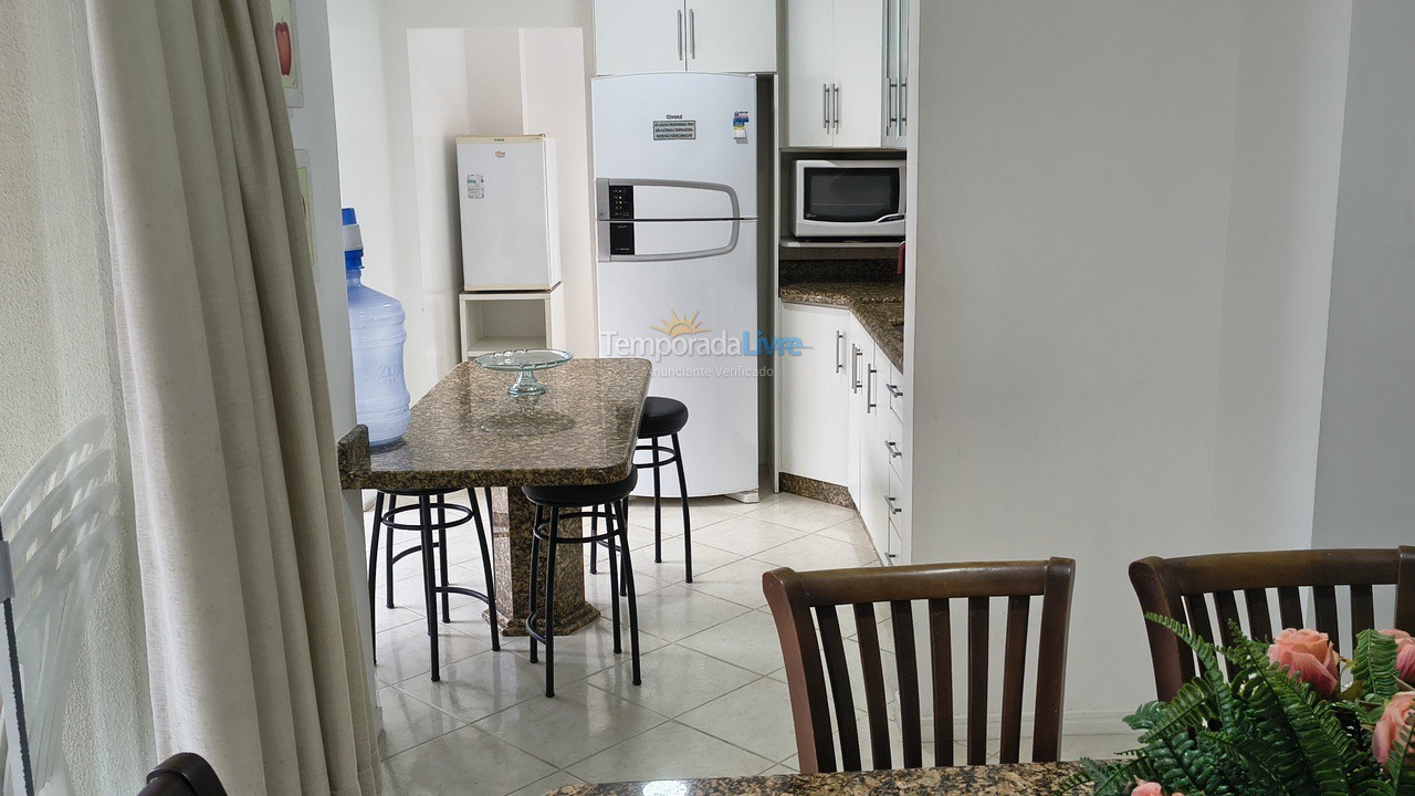 Apartment for vacation rental in Itapema (Meia Praia)
