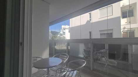 Enjoy a comfortable and fully equipped leisure vacation at Residencial Porto de Jurerê.