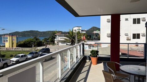Apartamento con vistas al mar en la playa de Mariscal.