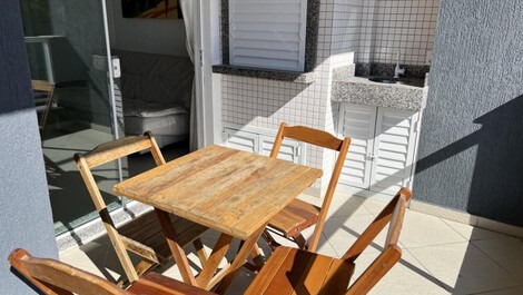 Apartamento de 01 dormitório na Praia do Mariscal