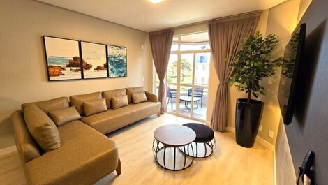 Excelente apartamento em condomínio na quadra do mar.