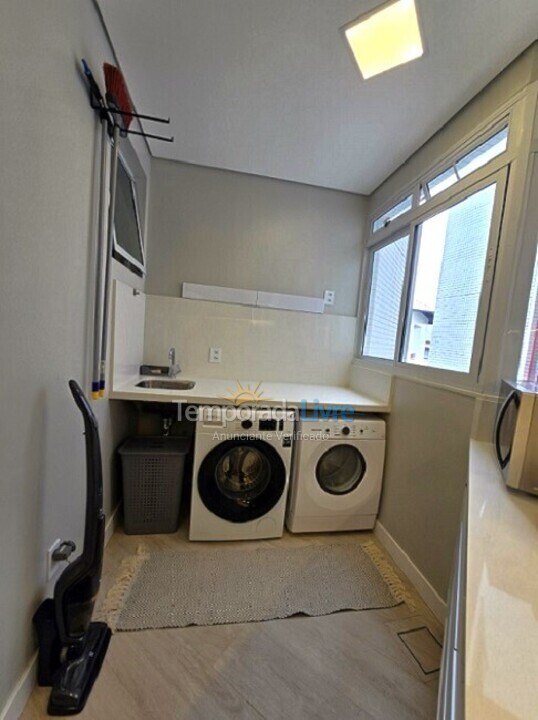 Apartamento para aluguel de temporada em Florianópolis (Praia Brava)