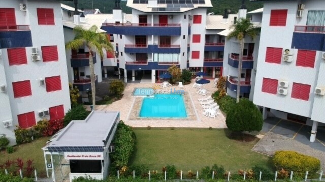 Apartamento para aluguel de temporada em Florianópolis (Praia Brava)