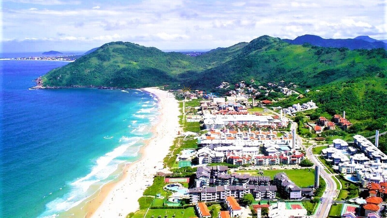 Apartamento para aluguel de temporada em Florianópolis (Praia Brava)