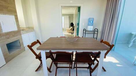 Apartamento con terraza y piscina para 4 personas en Praia de Mariscal