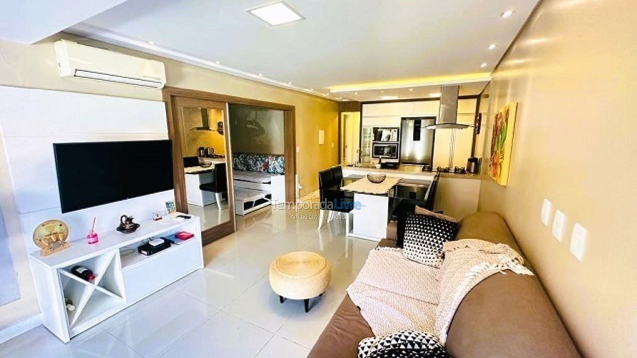 Apartamento para aluguel de temporada em Florianópolis (Praia Brava)