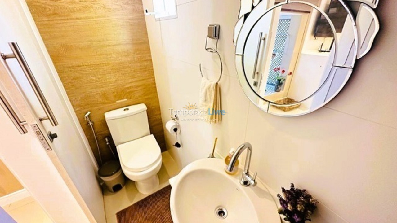 Apartamento para aluguel de temporada em Florianópolis (Praia Brava)
