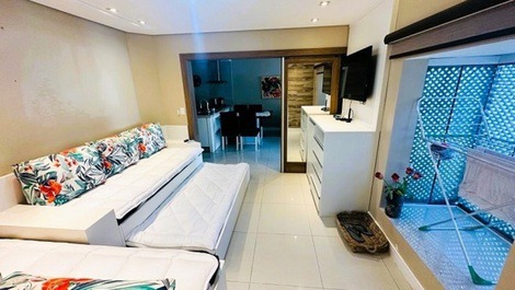 Apartamento na quadra do mar na Praia Brava.