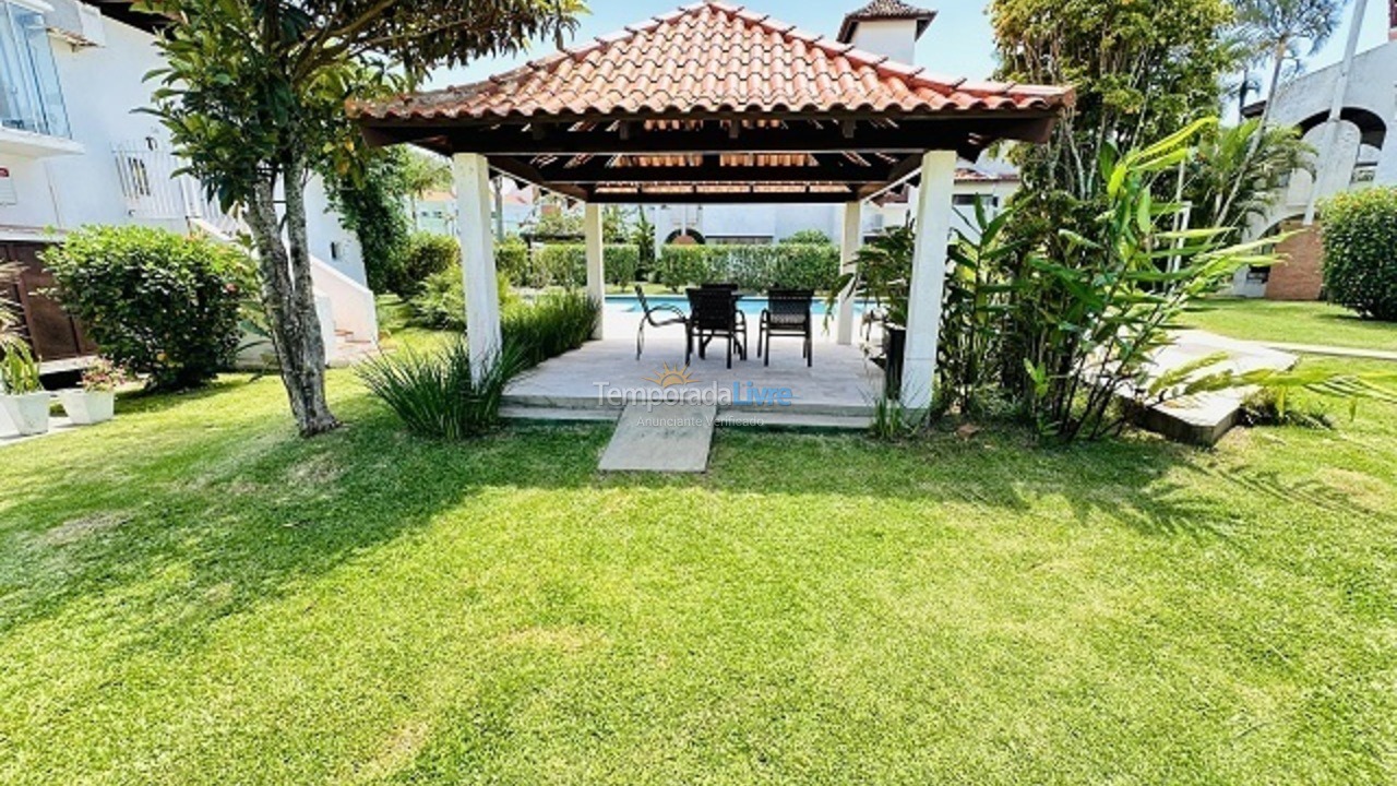 Apartamento para aluguel de temporada em Florianópolis (Praia Brava)