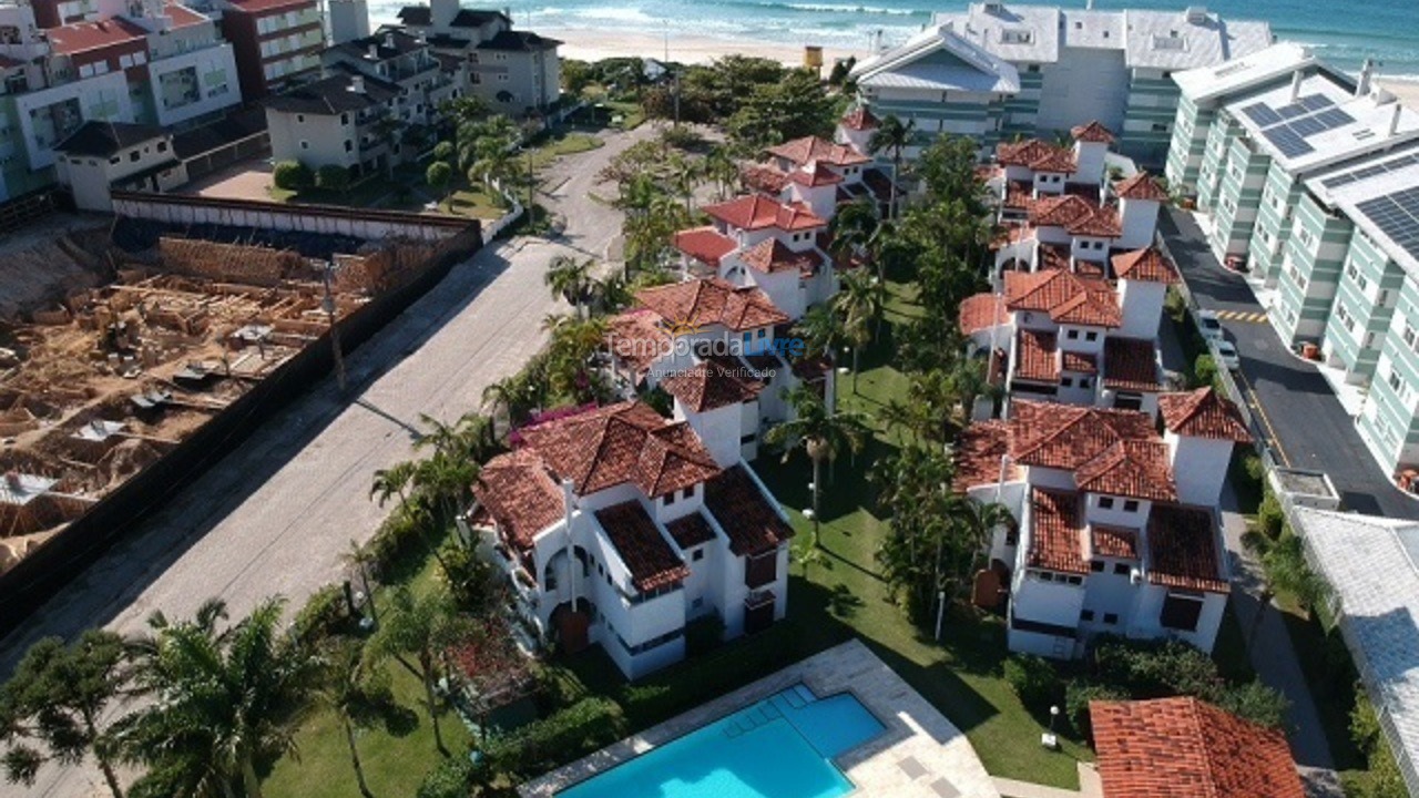 Apartamento para aluguel de temporada em Florianópolis (Praia Brava)