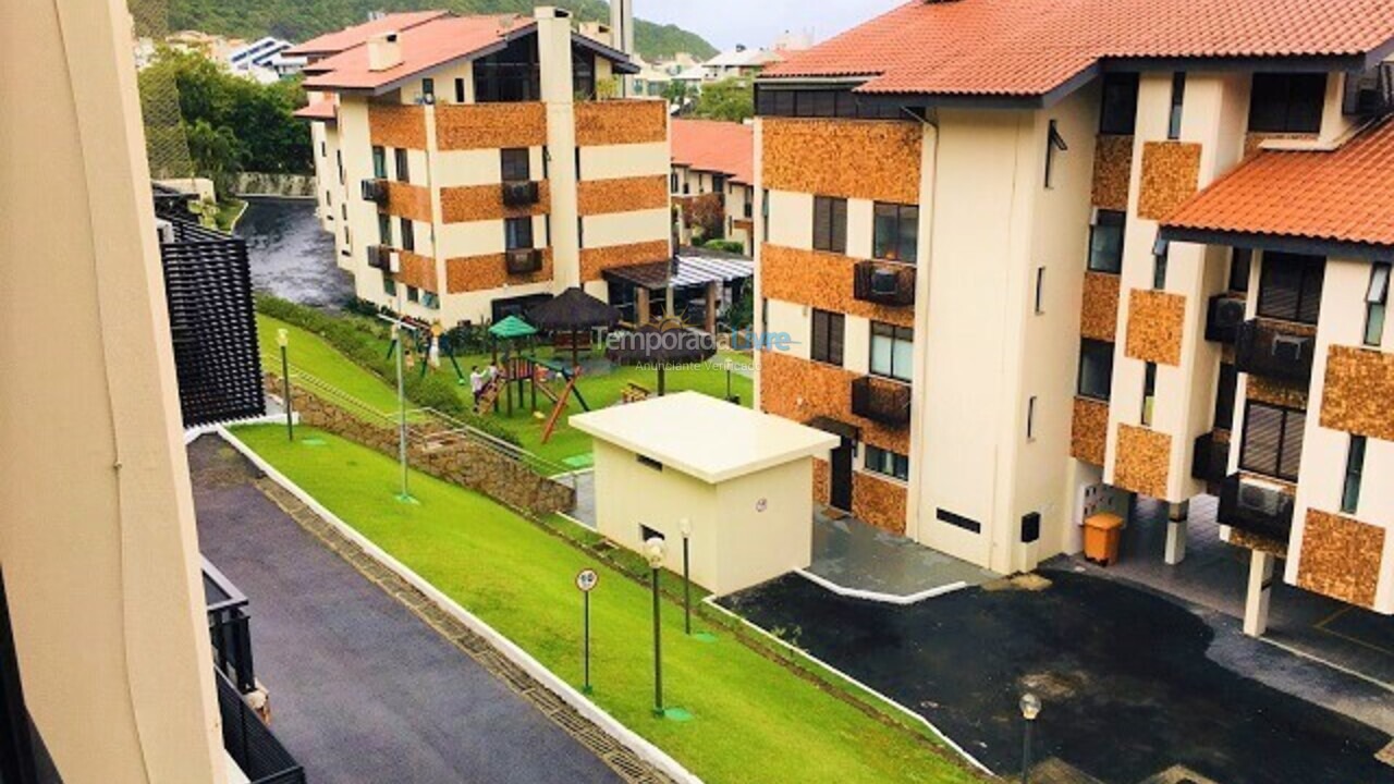 Apartamento para aluguel de temporada em Florianópolis (Praia Brava)