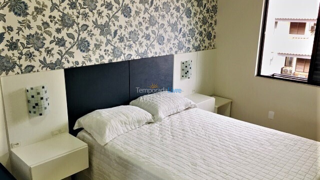Apartamento para aluguel de temporada em Florianópolis (Praia Brava)