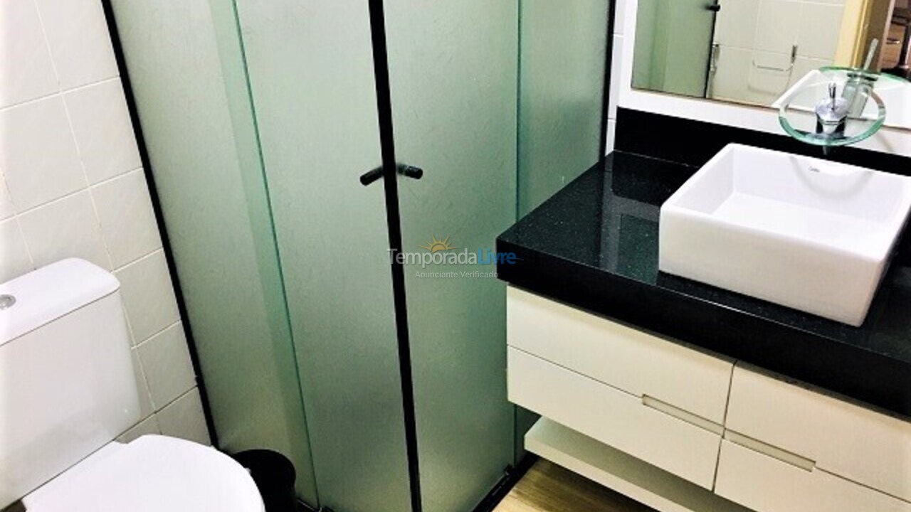 Apartamento para aluguel de temporada em Florianópolis (Praia Brava)