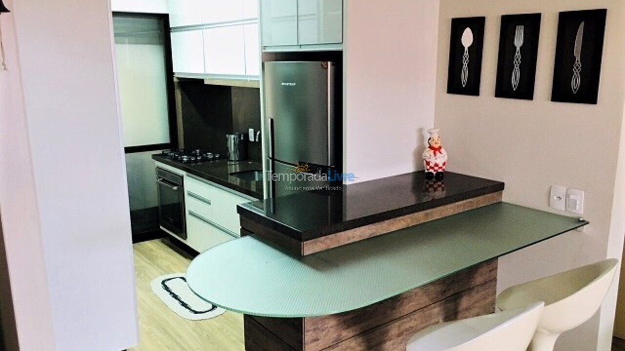 Apartamento para aluguel de temporada em Florianópolis (Praia Brava)