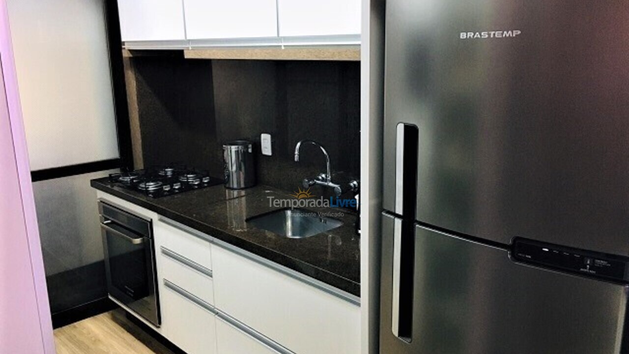 Apartamento para aluguel de temporada em Florianópolis (Praia Brava)