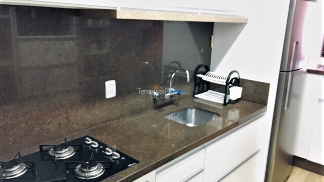 Apartamento para aluguel de temporada em Florianópolis (Praia Brava)