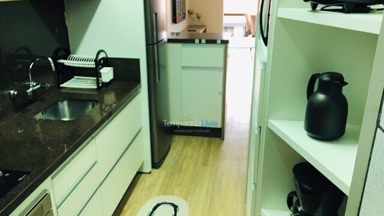 Apartamento para aluguel de temporada em Florianópolis (Praia Brava)