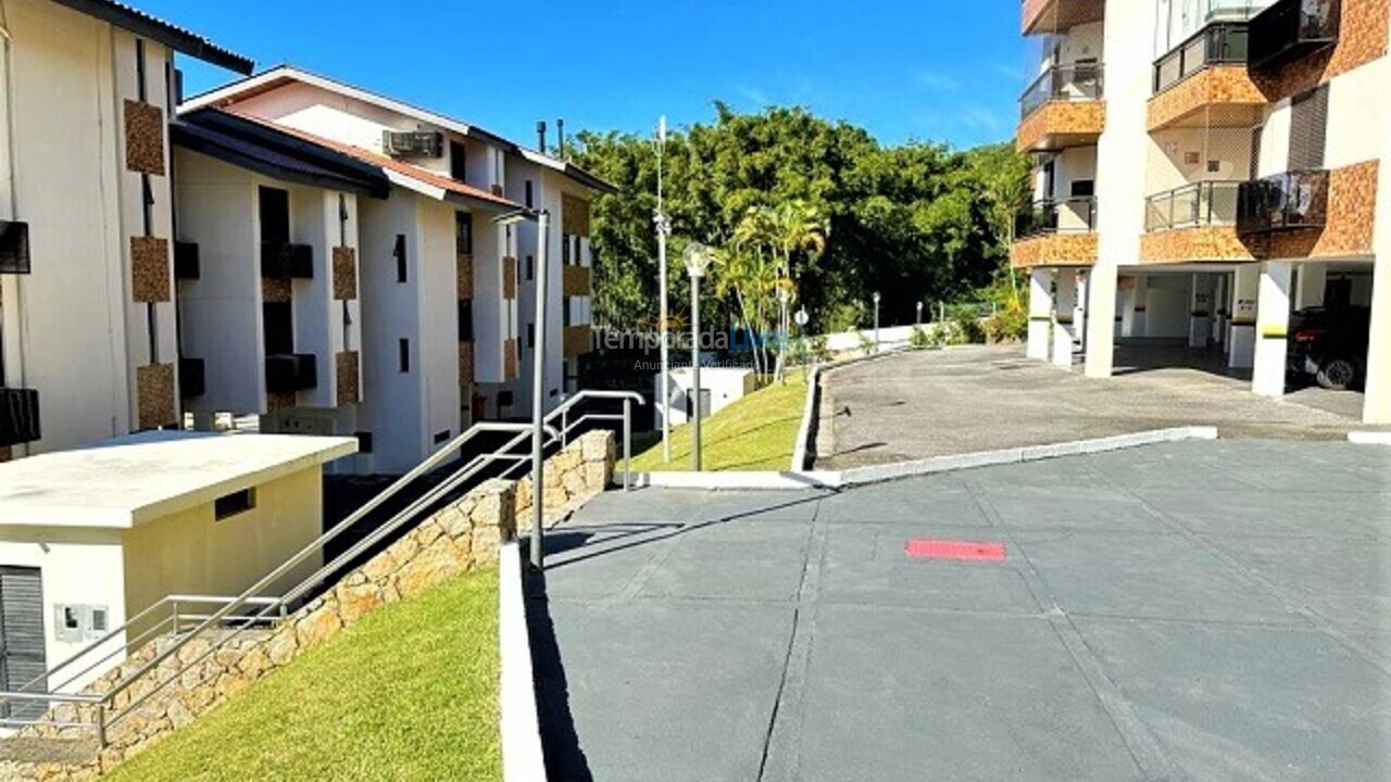 Apartamento para aluguel de temporada em Florianópolis (Praia Brava)