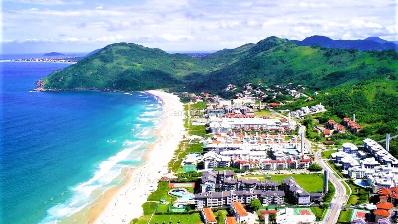 Apartamento para aluguel de temporada em Florianópolis (Praia Brava)