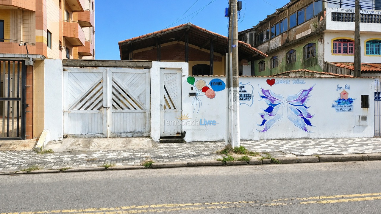 Casa para aluguel de temporada em Mongaguá (Balneario Itaguai)