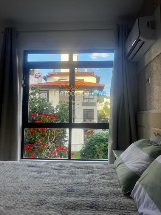Apartamento para aluguel de temporada em Florianópolis (Jurere Tradicional)