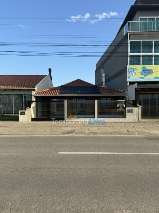 Casa para aluguel de temporada em São Francisco do Sul (Enseada)