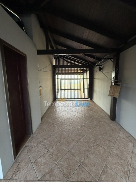 Casa para aluguel de temporada em São Francisco do Sul (Enseada)