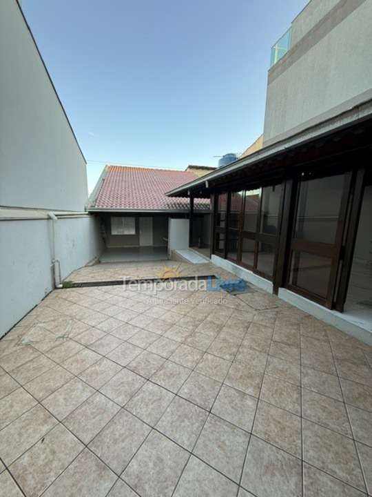 Casa para aluguel de temporada em São Francisco do Sul (Enseada)