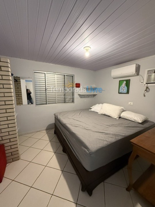 Casa para aluguel de temporada em São Francisco do Sul (Enseada)