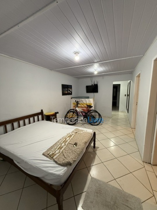 Casa para aluguel de temporada em São Francisco do Sul (Enseada)