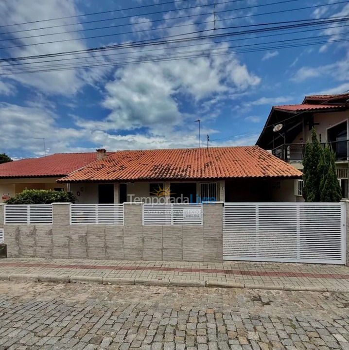 Casa para alquiler de vacaciones em Bombinhas (Canto Grande)