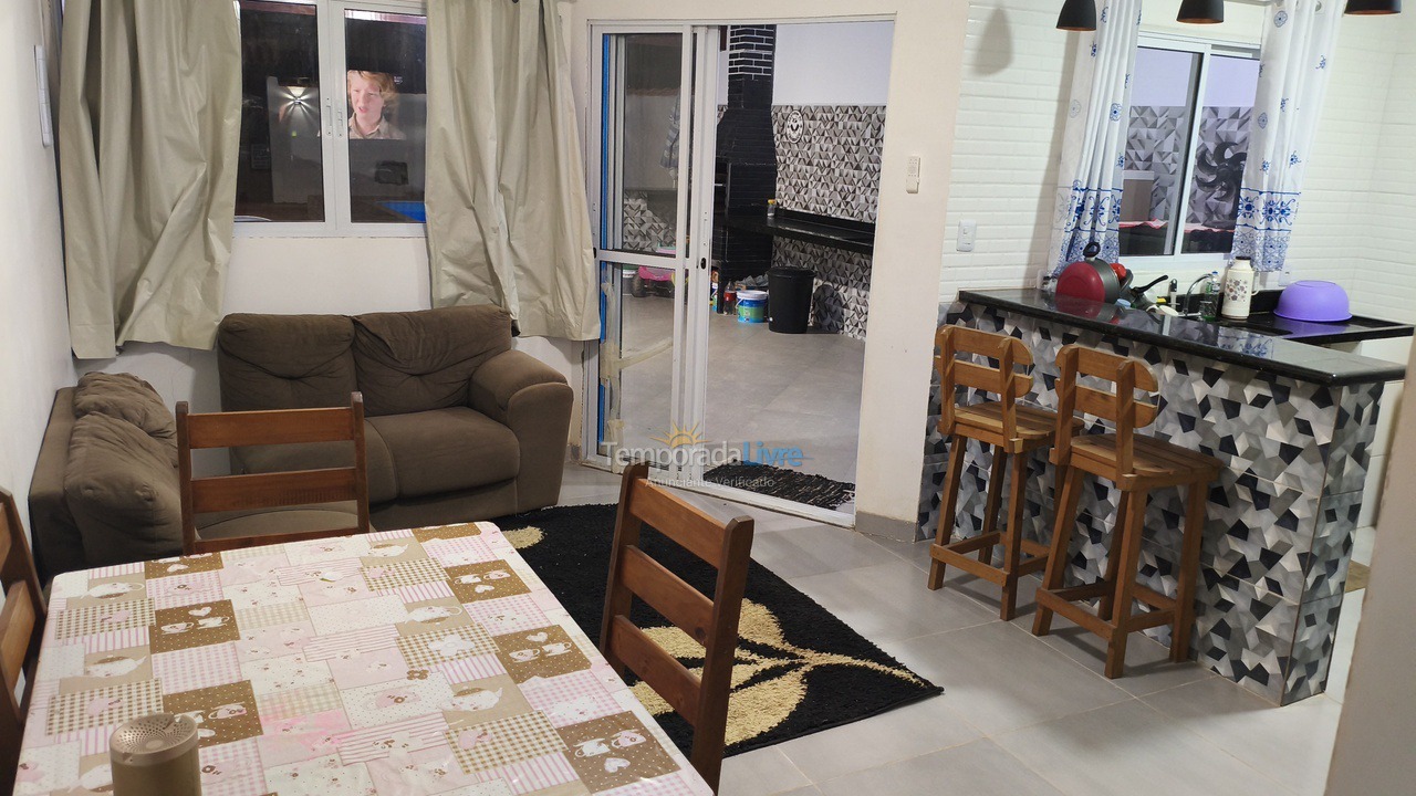 Casa para aluguel de temporada em Ubatuba (Maranduba)