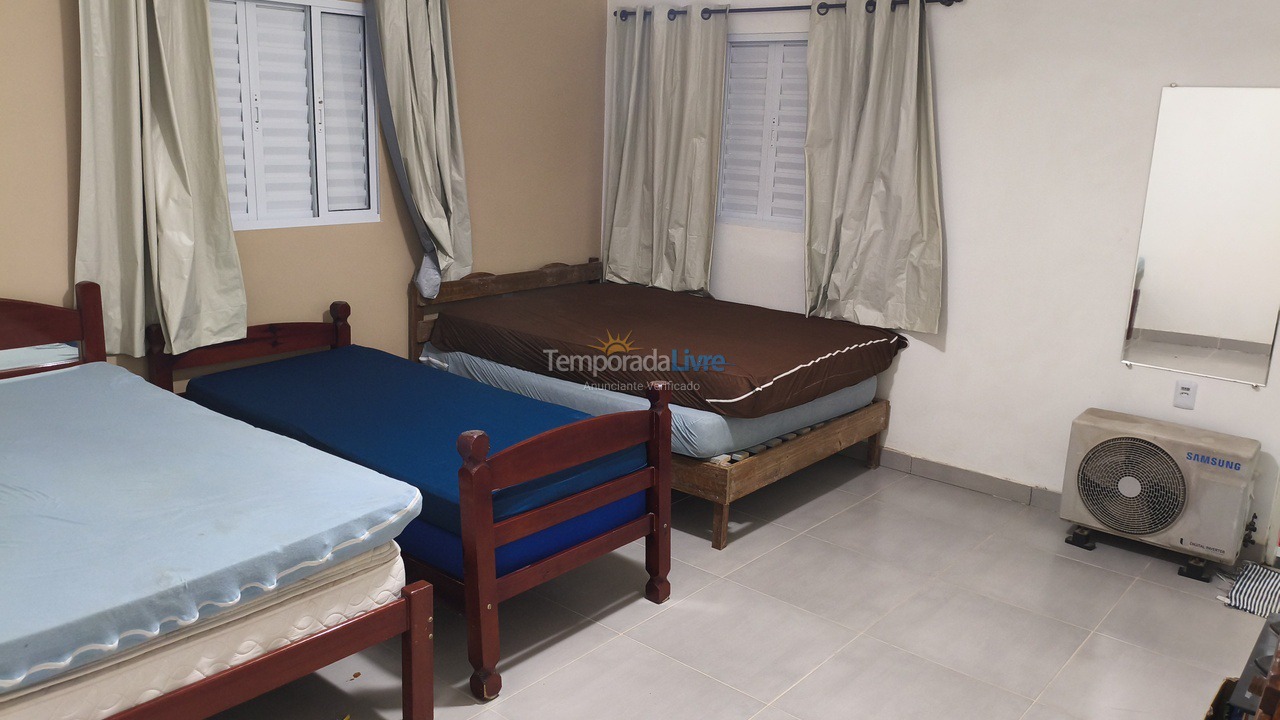 Casa para aluguel de temporada em Ubatuba (Maranduba)