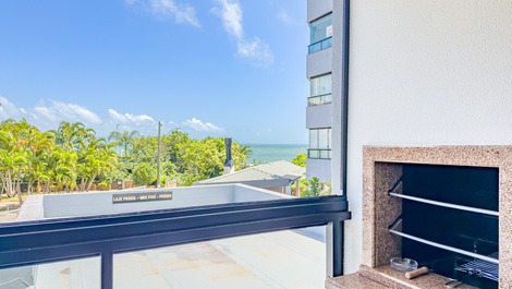 Lindo ap de dois quartos, de frente e com vista para o mar (C131)