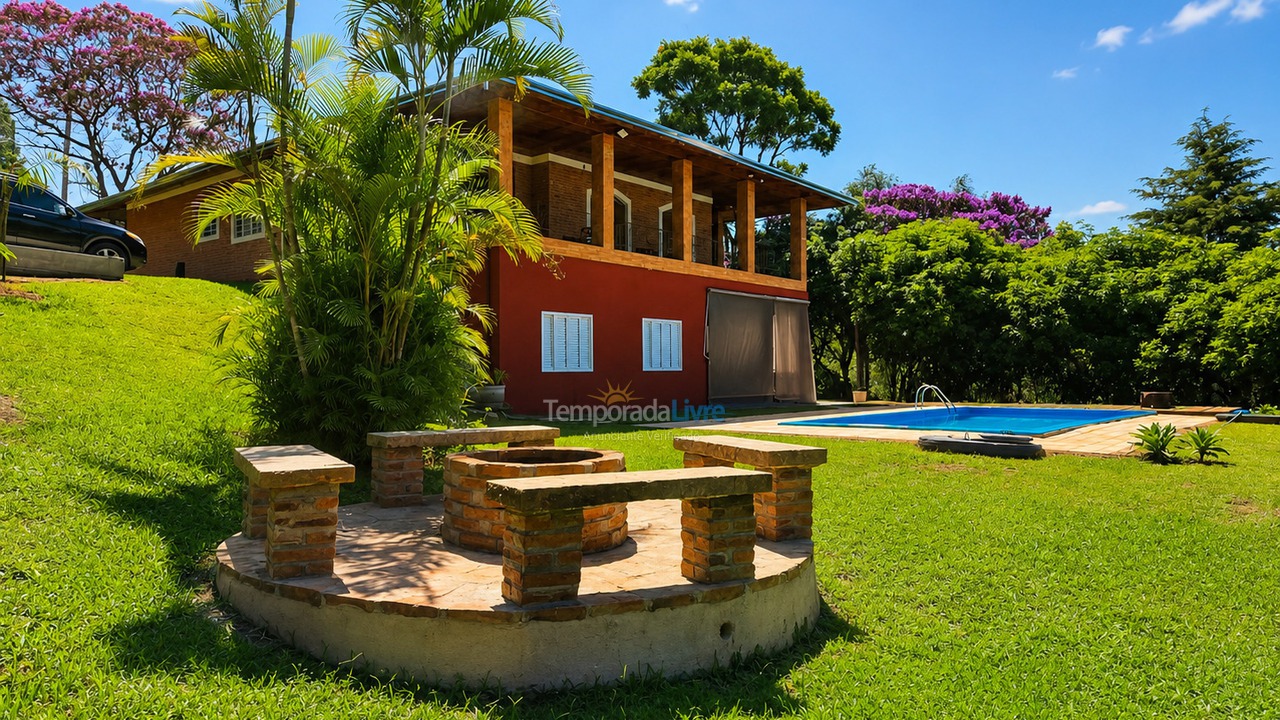 Granja para alquiler de vacaciones em Atibaia (Chácaras Fernão Dias)