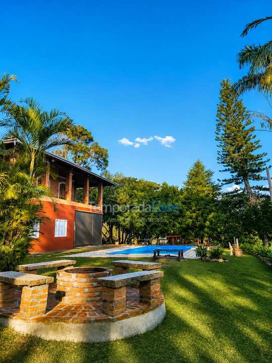 Granja para alquiler de vacaciones em Atibaia (Chácaras Fernão Dias)