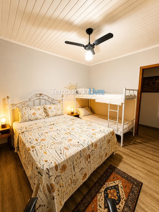 Granja para alquiler de vacaciones em Atibaia (Chácaras Fernão Dias)