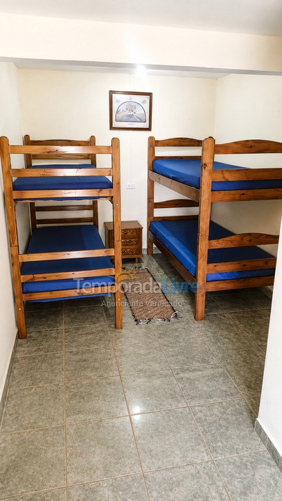 Chácara / sítio para aluguel de temporada em Cotia (Aguassai)