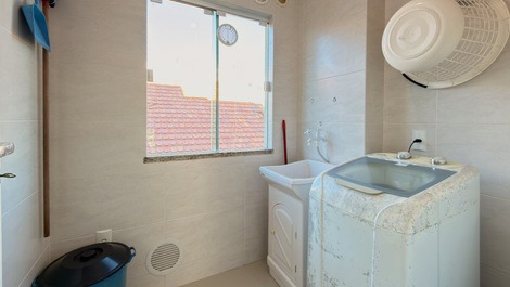 Apartment 104, sleeps 7, 100 meters from the sea.