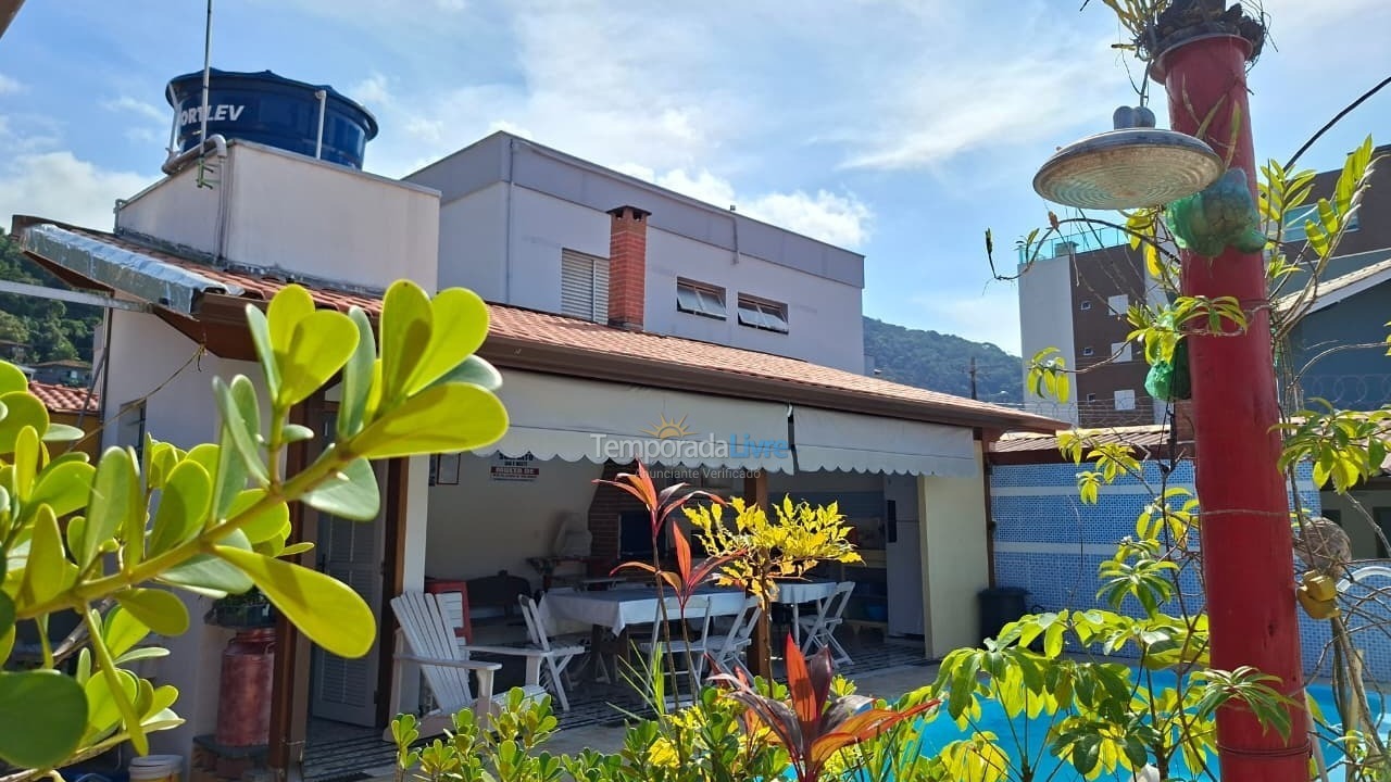 Casa para aluguel de temporada em Ubatuba (Praia das Toninhas)