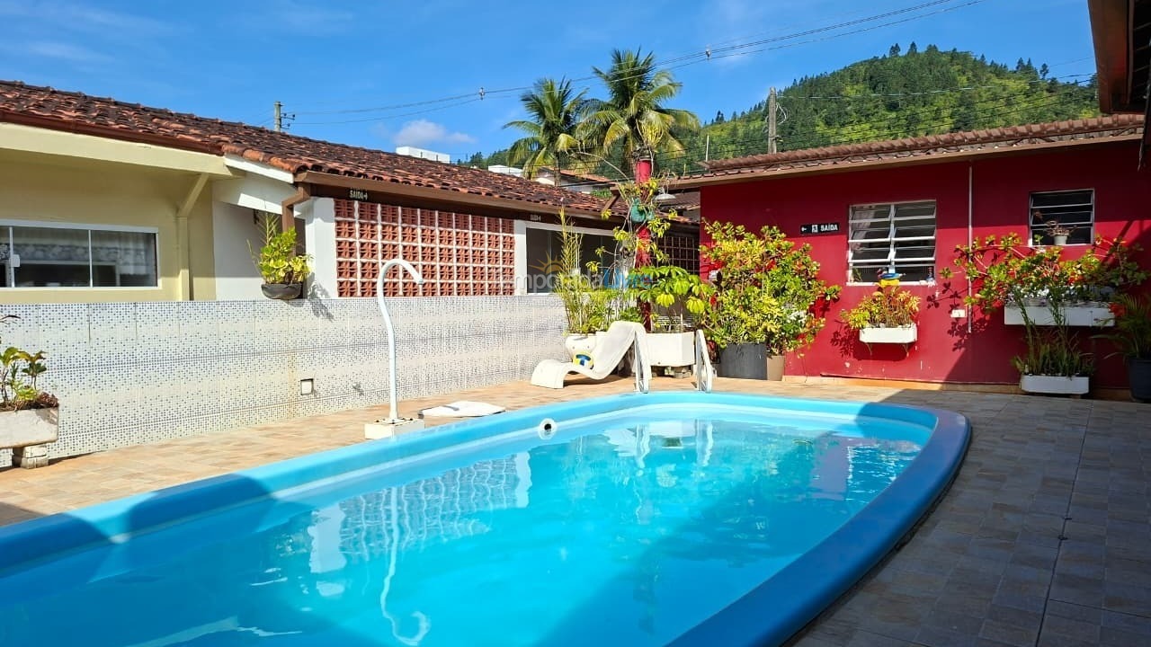 Casa para aluguel de temporada em Ubatuba (Praia das Toninhas)