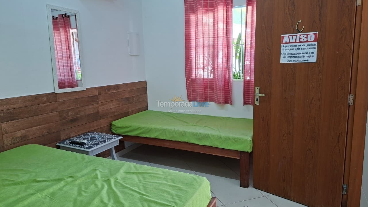 Casa para aluguel de temporada em Ubatuba (Praia das Toninhas)