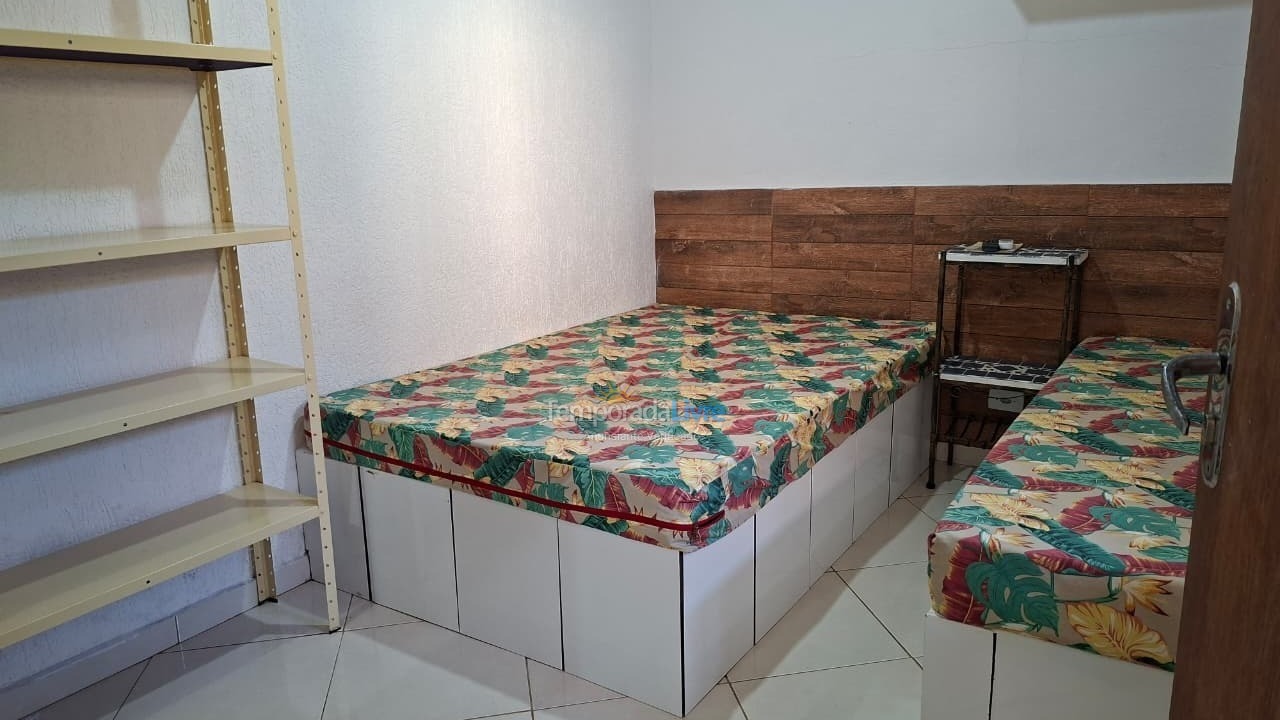Casa para aluguel de temporada em Ubatuba (Praia das Toninhas)