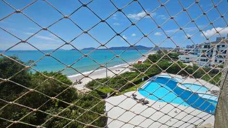 Precioso apartamento con vistas al mar.