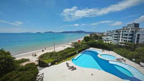 Precioso apartamento con vistas al mar.