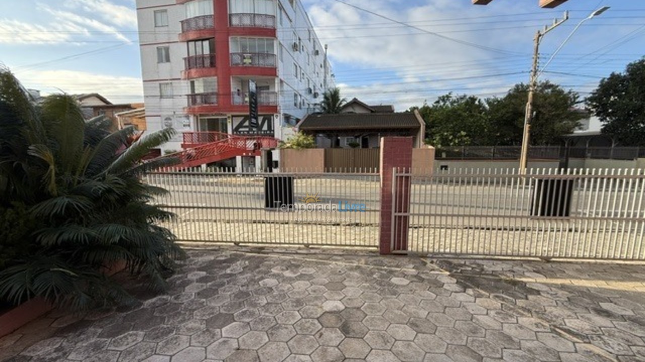 Apartamento para aluguel de temporada em São Francisco do Sul (Enseada)